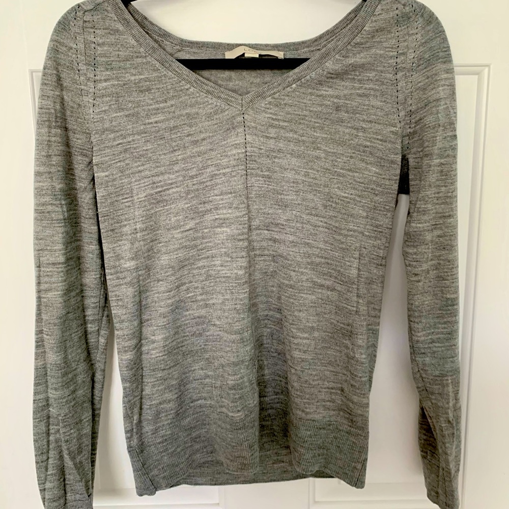 Grey LOFT lightweight long sleeve sweater - small
